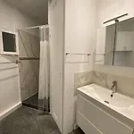 85m2 Center Republique 2 Br-4p Parigi