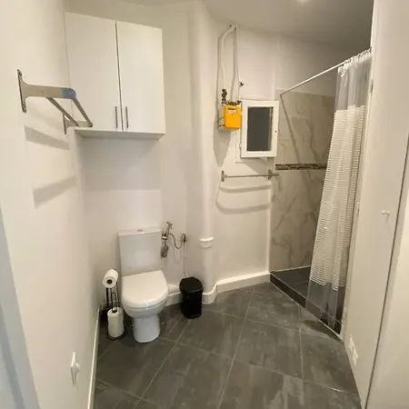 85m2 Center Republique 2 Br-4p Апартаменты *
