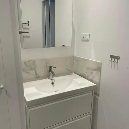 85m2 Center Republique 2 Br-4p شقة باريس