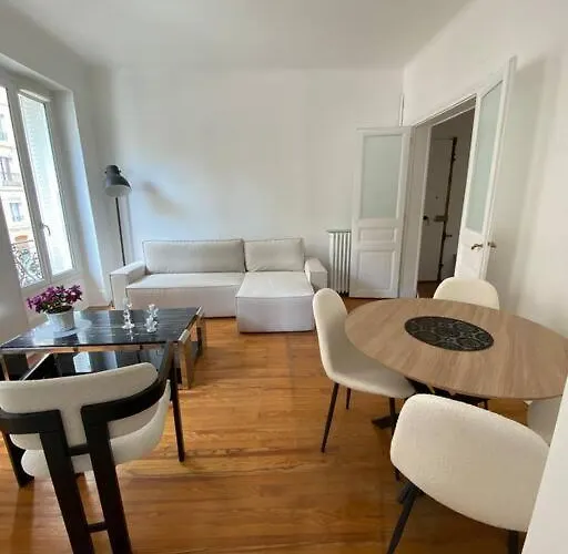 85m2 Center Republique 2 Br-4p Διαμέρισμα