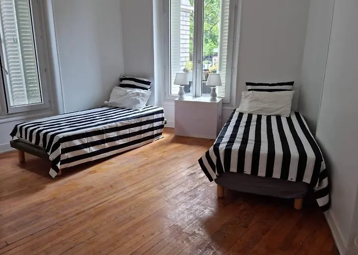 85m2 Center Republique 2 Br-4p Παρίσι